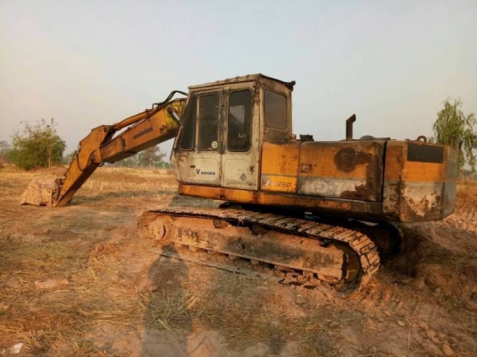 ขาย 295,000 KATO HD700 V2 เครื่อง 6D31 Turbo ปั้มK3V รถพร้อมใช้ สภาพไม่ค่อยสวย  เอกสารชื้อขาย รถอยู่ จ.ร้อยเอ็ด 090-772-3710 090-772-3708