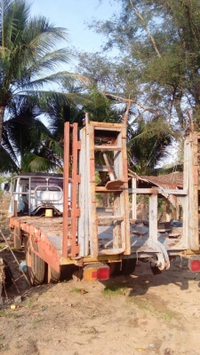 ขายรถเกี่ยวข้าวพร้อมรถลาก