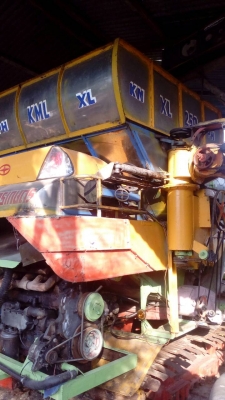 ขายรถเกี่ยวข้าวพร้อมรถลาก