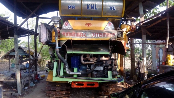 ขายรถเกี่ยวข้าวพร้อมรถลาก