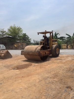 ขายถูกรถบดถนน CAT CS 563 พร้อมทะเบียน 091-9536635