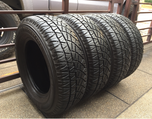 ยาง Michelin 225 70 15 กลางปี13 ดอกเต็ม ไม่มีปะ ใช้ยาว ราคาไม่แพง