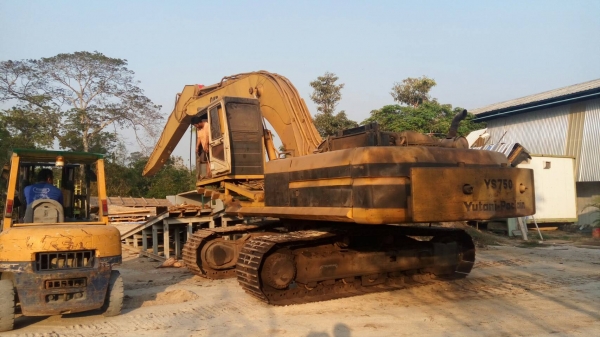 ขายรถแบคโฮ CAT 330 ราคา 750000