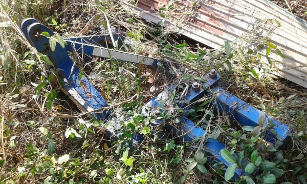 ขาย รถไถ FORD 77 พร้อมคีบสามารถเกษตรยนต์ และอุปกรณ์อีก 5 ชิ้น เอกสารใบซื้อขาย