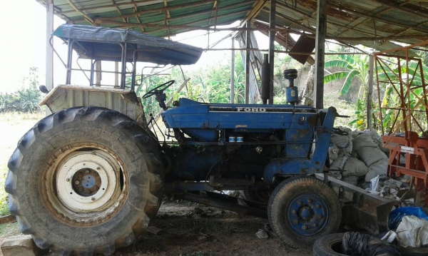 ขาย รถไถ FORD 77 พร้อมคีบสามารถเกษตรยนต์ และอุปกรณ์อีก 5 ชิ้น เอกสารใบซื้อขาย