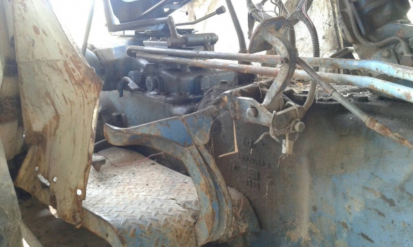 ขาย รถไถ FORD 77 พร้อมคีบสามารถเกษตรยนต์ และอุปกรณ์อีก 5 ชิ้น เอกสารใบซื้อขาย