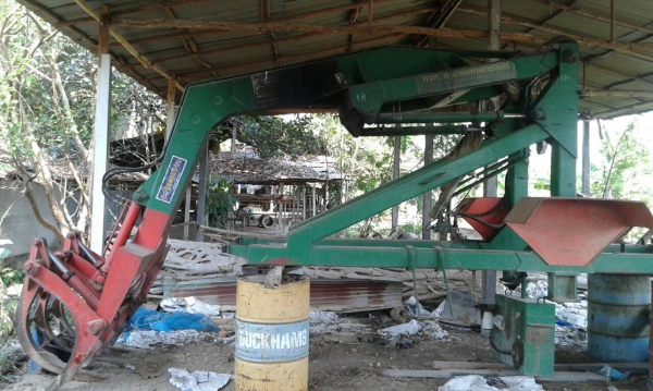 ขาย รถไถ FORD 77 พร้อมคีบสามารถเกษตรยนต์ และอุปกรณ์อีก 5 ชิ้น เอกสารใบซื้อขาย