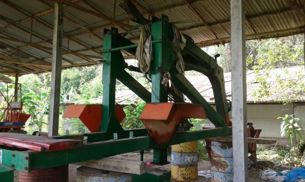 ขาย รถไถ FORD 77 พร้อมคีบสามารถเกษตรยนต์ และอุปกรณ์อีก 5 ชิ้น เอกสารใบซื้อขาย