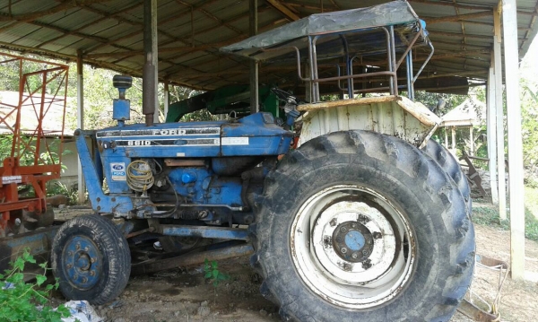 ขาย รถไถ FORD 77 พร้อมคีบสามารถเกษตรยนต์ และอุปกรณ์อีก 5 ชิ้น เอกสารใบซื้อขาย