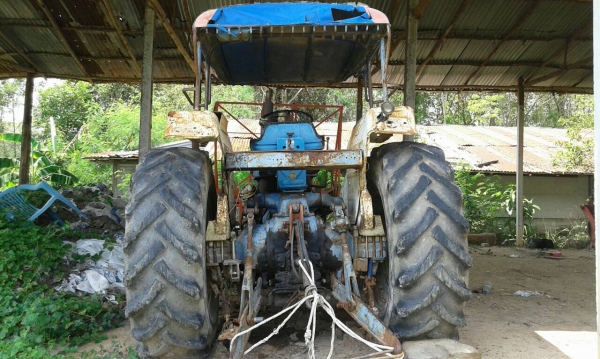 ขาย รถไถ FORD 77 พร้อมคีบสามารถเกษตรยนต์ และอุปกรณ์อีก 5 ชิ้น เอกสารใบซื้อขาย