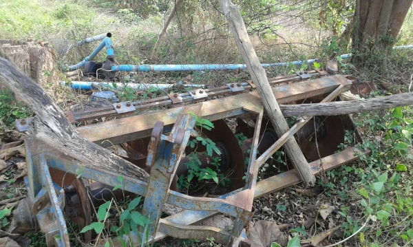 ขาย รถไถ FORD 77 พร้อมคีบสามารถเกษตรยนต์ และอุปกรณ์อีก 5 ชิ้น เอกสารใบซื้อขาย