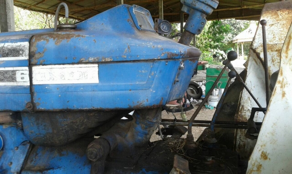ขาย รถไถ FORD 77 พร้อมคีบสามารถเกษตรยนต์ และอุปกรณ์อีก 5 ชิ้น เอกสารใบซื้อขาย