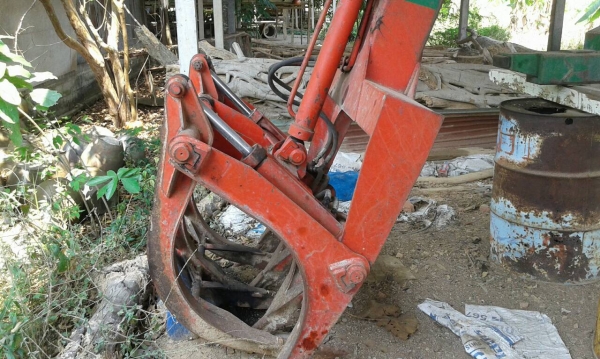 ขาย รถไถ FORD 77 พร้อมคีบสามารถเกษตรยนต์ และอุปกรณ์อีก 5 ชิ้น เอกสารใบซื้อขาย