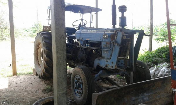 ขาย รถไถ FORD 77 พร้อมคีบสามารถเกษตรยนต์ และอุปกรณ์อีก 5 ชิ้น เอกสารใบซื้อขาย