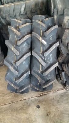 ยางรถไถใหม่ ขอบ 12- 4 -24 และขอบ 13-6-26 คับ