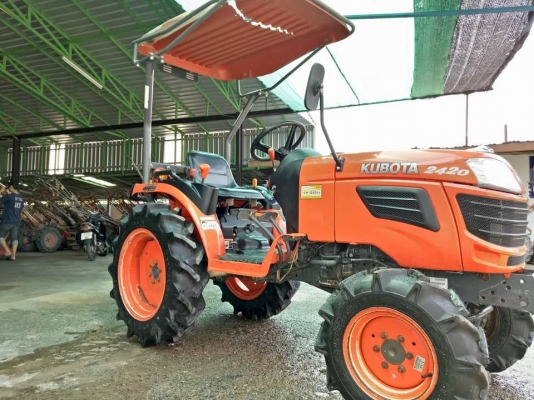คูโบต้า B2420D 4 WD ผลิตประเทศญี่ปุ่น..ตัวนิยมของชาวไร่..พวงมาลัยเพาเวอร์ ทำงาน 398 ชั่วโมง..สีเดิมๆโรงงานทั้งคัน