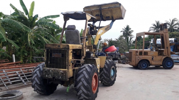 ขาย 145.000บาท รถตักล้อยาง เอวอ่อน TcM-15. ตัก1.5คิว ขับ4WD ขาย 145.000บาท รถตักล้อยาง เอวอ่อน TcM-15. ตัก1.5คิว ขับ4WD