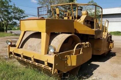 ขาย 765,000 รถบดสั่นสะเทือน หน้า-หลัง เบรคดาวน์ DYNAPAC CC42A 4X4 เอกสารเล่มทะเบียนครบ รถอยู่ จ.อุดรธานี 090-772-3710 090-772-3708