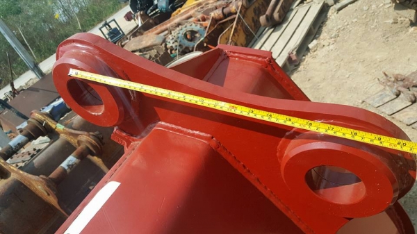 สินค้าใหม่ ประกอบนอกBUCKET บุ๊งกี๋สำหรับรถขุดไซค์ 200 ,220 สลัก 80 มิล/ แบบมีปีกข้าง เสริมบ่าบุ๊งกี๋/ 5 ฟัน /ปากกว้าง:39 นิ้ว / ราคา39,000 บาท สนใจรีบติดต่อ 0819337688