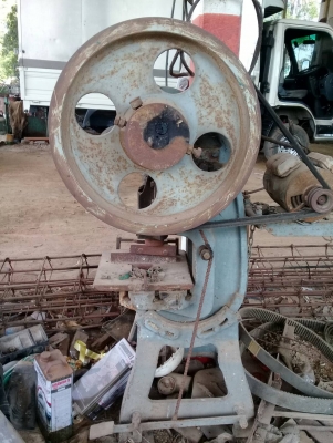 ขายด่วน เครื่องตัดเหล็ก  ใช้งานได้เลย ขายพร้อมได เพียง 35000 บาท