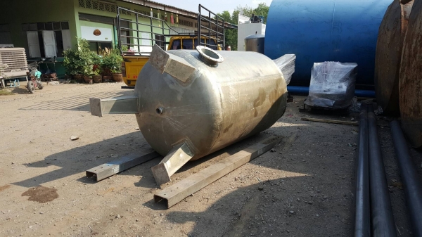 ถังกรองน้ำสแตนเลสขนาด 2000 ลิตรหนามากๆ ถังกรองน้ำสแตนเลสขนาด 2000 ลิตรหนามากๆ