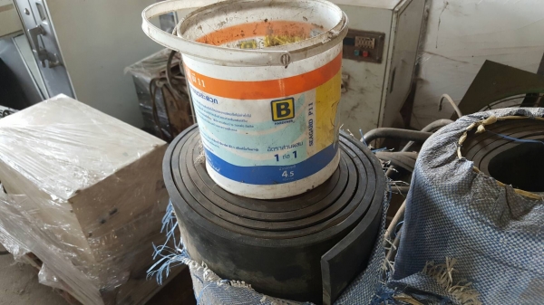 แผ่นยางบังโคลนรถสิบล้อ ใหม่ๆเต็มม้วน