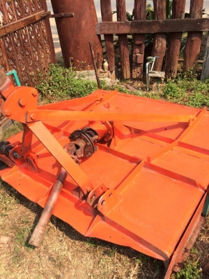 เครื่องตัดหญ้า1.40เมตร(หนึ่งเมตรสี่สิบเซนติเมตร) ใช้กับรถ47-50 เครื่องตัดหญ้า1.40เมตร(หนึ่งเมตรสี่สิบเซนติเมตร) ใช้กับรถ47-50