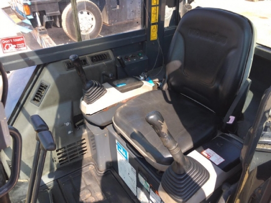 ขายรถแบคโฮ KOMATSU PC50MR-2 พร้อมหัวคีบ รถนอกนำเข้าจากญี่ปุ่น สภาพสวยพร้อมใช้งาน มีVDOการทำงานครับ