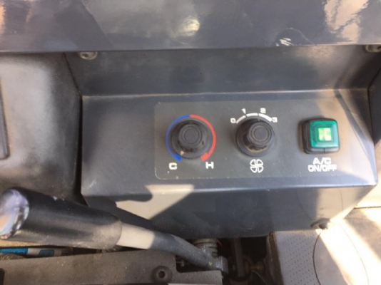 ขายรถแบคโฮ KOMATSU PC50MR-2 พร้อมหัวคีบ รถนอกนำเข้าจากญี่ปุ่น สภาพสวยพร้อมใช้งาน มีVDOการทำงานครับ