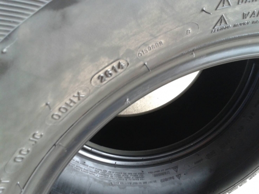 ยาง มีชลีน 265/70R16ปี14 ชุดนี้ ราคา 3500 บาท