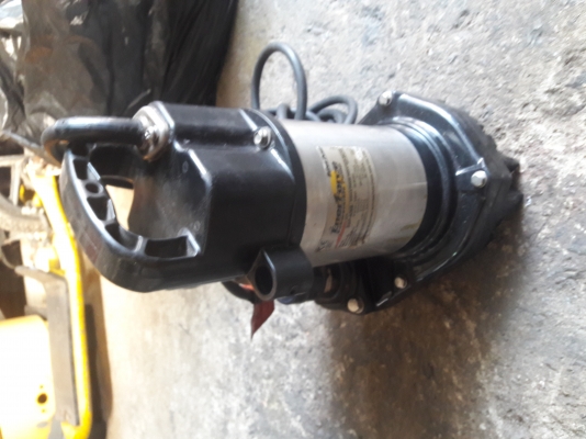 ขาย !! ไดโว่.มิตซู.ขนาด1/2แรง220v.ท่อ1.5"สภาพดี.พร้อมใช้งาน