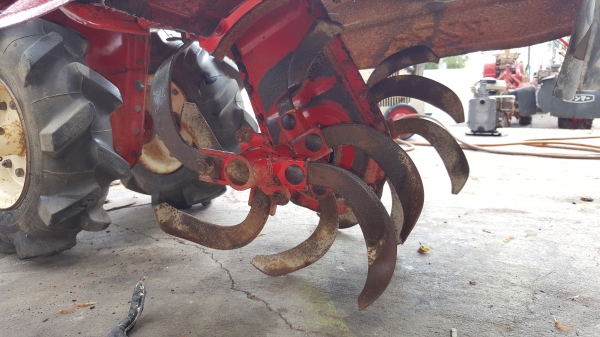 รถพรวนดินสาดออกข้าง รหัสสินค้า D2 - 8 รถพรวนดินสาดออกข้าง รหัสสินค้า D2 - 8