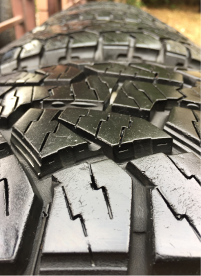 ยาง All Hankook 265 60 18 ปลายปี13 ดอกเต็ม ไม่มีปะ ใช้ยาว ราคาไม่แพง