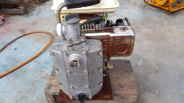 ปั้มน้ำ 2.2 แรง 4 จังหวะ เข้าออก 1 x 1 นิ้ว พร้อมใช้ ราคา 3500 บาท