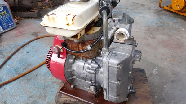 ปั้มน้ำ 2.2 แรง 4 จังหวะ เข้าออก 1 x 1 นิ้ว พร้อมใช้ ราคา 3500 บาท