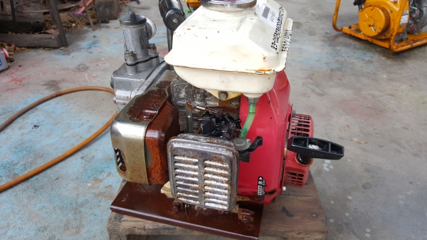 ปั้มน้ำ 2.2 แรง 4 จังหวะ เข้าออก 1 x 1 นิ้ว พร้อมใช้ ราคา 3500 บาท