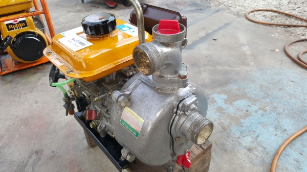 ปั้มน้ำ เข้าออก 1.5 x 1.5 นิ้ว 2.2 แรง 4 จังหวะ ปั้มน้ำ เข้าออก 1.5 x 1.5 นิ้ว 2.2 แรง 4 จังหวะ