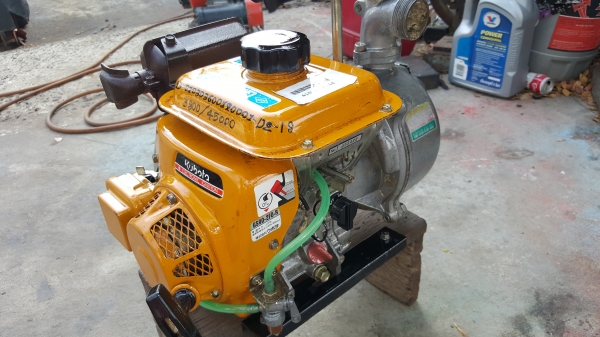 ปั้มน้ำ เข้าออก 1.5 x 1.5 นิ้ว 2.2 แรง 4 จังหวะ