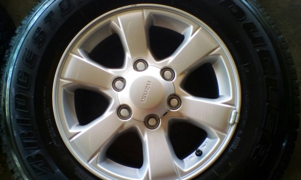 ล้อ Isuzu blue power 1.9 ddi ขอบ16 พร้อมยาง ล้อ Isuzu blue power 1.9 ddi ขอบ16 พร้อมยาง