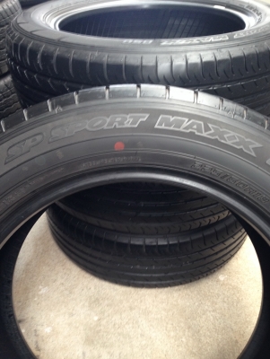 Dunlop sp sport 225 60 r18 ปลายปี13 สภาพสวย ดอกนิ่ม ส่งต่างจังหวัดได้ครับ T.061-9030026