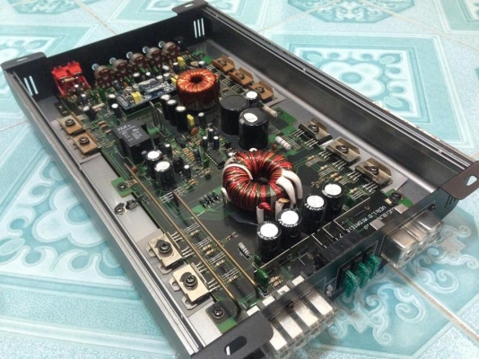 แอมป์คลาสดี a/d/s มือสองสภาพสวยเดิมๆไม่เคยซ่อม ใช้งานปกติ เบสดี ไม่กินไฟ ขับ10"-12"หล่อว้อยไม่เกิน2.5"ได้ ขาย 1950 บาท สนใจ0892425454 อยู่สระบุรี