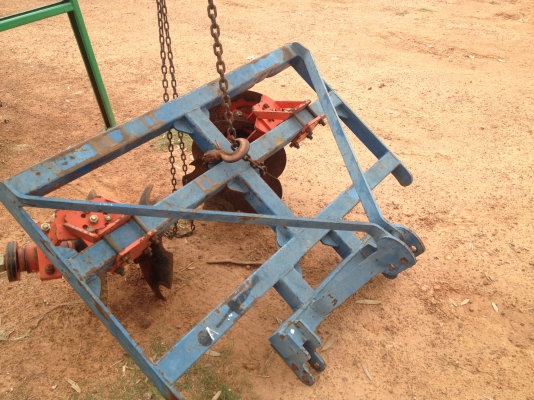 ขายผานพรวนร่องอ้อย ยกร่องมัน สภาพตามรูป ราคา 13500.-ใช้งานได้ปกติครับ ใส่ 36-47 แรงครับ