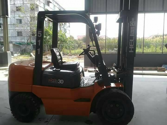 ขายรถยกโฟร์คลิฟท์ดีเซล 3 ตัน เสายกสูง 7 เมตร