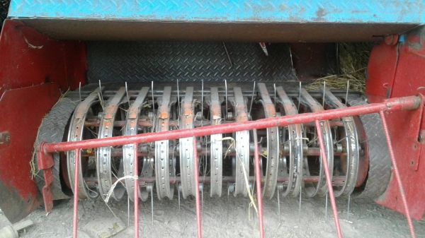 เครืองอัดฟาง นิวฮอลแลน ราคาเบาฯฯ 65000 บาท ดูของได้ทีสุรินทร์ วันทูคอล 098 668-3479 dtac 094 283-9369 สิทธิ์ คับ เครืองอัดฟาง นิวฮอลแลน ราคาเบาฯฯ 65000 บาท ดูของได้ทีสุรินทร์ วันทูคอล 098 668-3479 dtac 094 283-9369 สิทธิ์ คับ