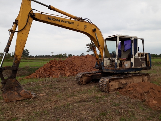 ขายด่วน KOMATSU PC120-5 สภาพพร้อมใช้งาน เครื่องปั้มดี รถทำงานไม่โหลด ตัวเดินดี โซ่หนา บู๊ชแตก รถใช้งาน ประจำทุกวัน