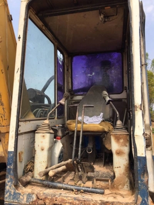 ขาย 385,000 บาท KOMATSU PC120-5 คอนโทรลสั้น เครื่องดี ปั้มแรง โช่บาง บูตแตก (ต้องเปลียน) เฟรมบางผุ เอวแน่น เอกสารชื้อขาย   รถอยู่ จ.ร้อยเอ็ด โทร&amp;ไอดีไลน์ 0610710295