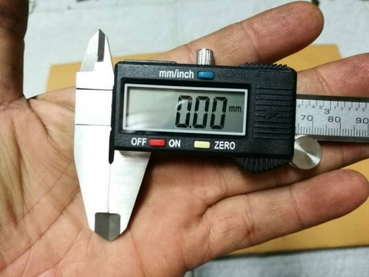 ด่วนอันละ 700 บ. ส่งฟรี083-2000058  LINE ID: line832923  เวอร์เนียดิจิตอดขนาด 150 mm. ยี่ห้อ OKURA วัดได้ทั้งนิ้วและมิล มีคู่มือการใช้ให้  (มีหลายอัน)