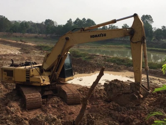 KOMATSU PC200-6 ราคา 950,000 บาท   ไฟฟ้าครบ แอร์เย็น สวย เครื่อง Komatsu ปั้มแรง พร้อมทำงาน โช่หนา เอวแน่ ช่วงลางเต็ม เอกสารเล่มทะเบียน  รถอยู่ จ.ร้อยเอ็ด โทร&amp;ไอดีไลน์ 0610710295