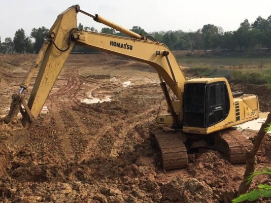 KOMATSU PC200-6 ราคา 950,000 บาท   ไฟฟ้าครบ แอร์เย็น สวย เครื่อง Komatsu ปั้มแรง พร้อมทำงาน โช่หนา เอวแน่ ช่วงลางเต็ม เอกสารเล่มทะเบียน  รถอยู่ จ.ร้อยเอ็ด โทร&amp;ไอดีไลน์ 0610710295