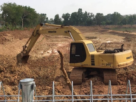KOMATSU PC200-6 ราคา 950,000 บาท   ไฟฟ้าครบ แอร์เย็น สวย เครื่อง Komatsu ปั้มแรง พร้อมทำงาน โช่หนา เอวแน่ ช่วงลางเต็ม เอกสารเล่มทะเบียน  รถอยู่ จ.ร้อยเอ็ด โทร&amp;ไอดีไลน์ 0610710295